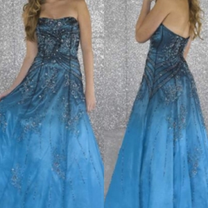 Prom  Dress 700